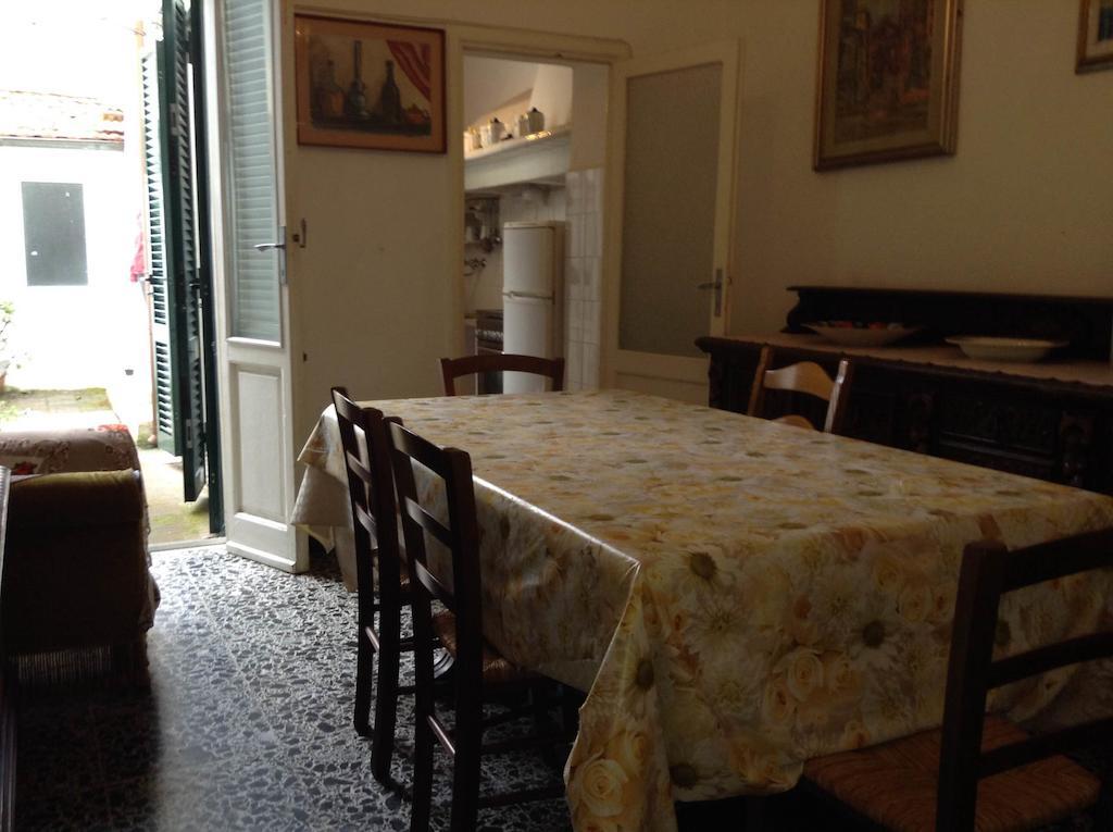 Casa Sara Villa Viareggio Room photo